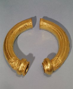 Torque, uit Mailly-le-Camp, Champagne (goud)